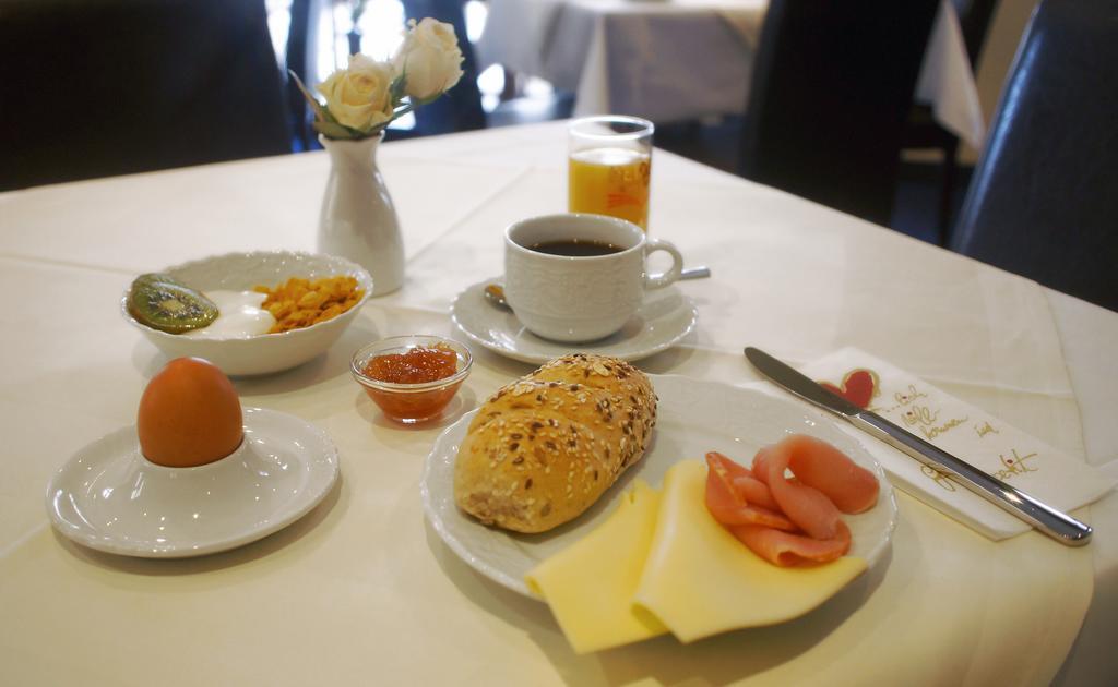 Hotel Am Obermarkt ไฟรแบร์ก ภายนอก รูปภาพ