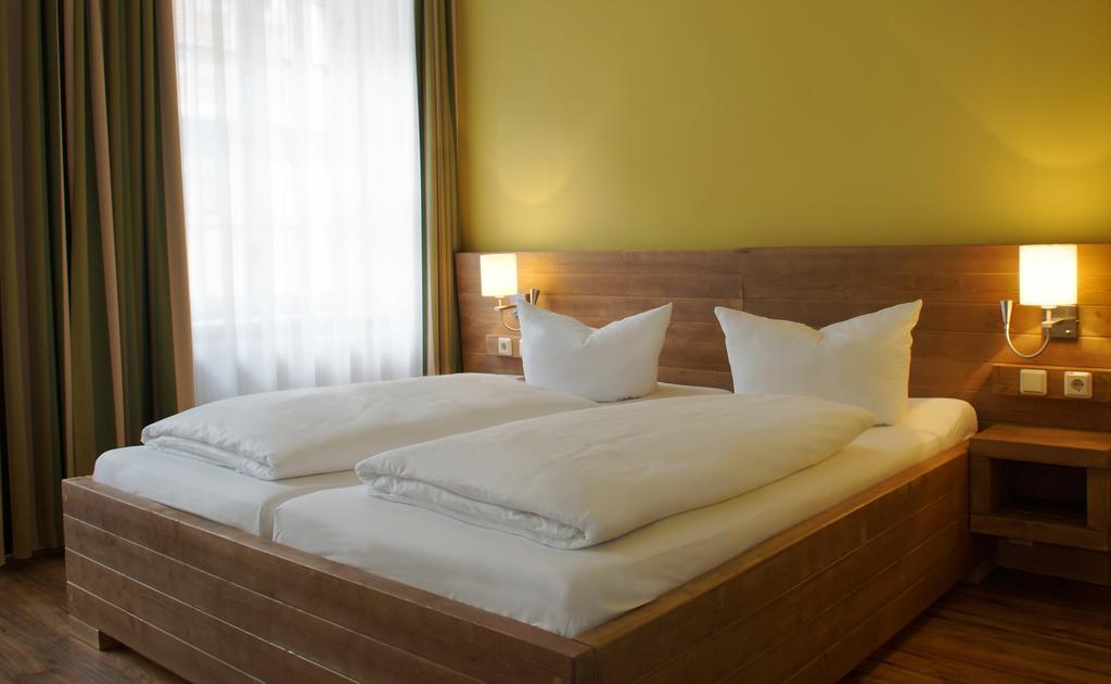Hotel Am Obermarkt ไฟรแบร์ก ภายนอก รูปภาพ