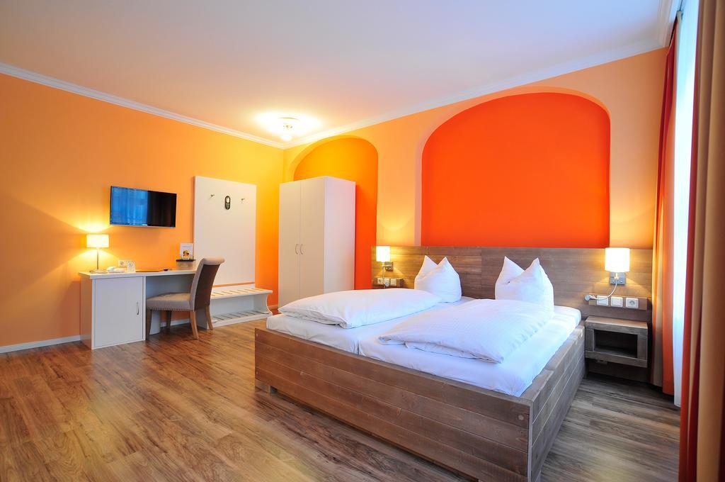 Hotel Am Obermarkt ไฟรแบร์ก ภายนอก รูปภาพ